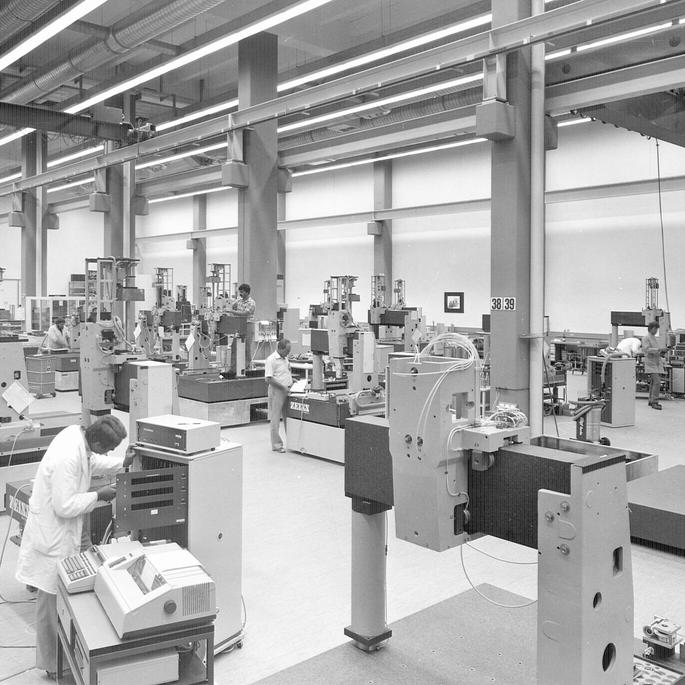 O "Fine Measurement Department" foi renomeado para "Industrial Metrology (IMT)".