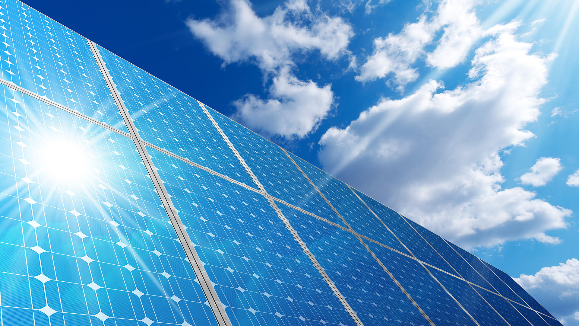 Explore como as soluções de metrologia da ZEISS garantem a alta eficiência e a vida útil dos produtos fotovoltaicos, analisando defeitos, caracterizando a espessura da camada e muito mais.