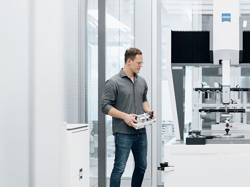 Máquinas de medição por coordenadas tipo ponte da ZEISS | Rápidas