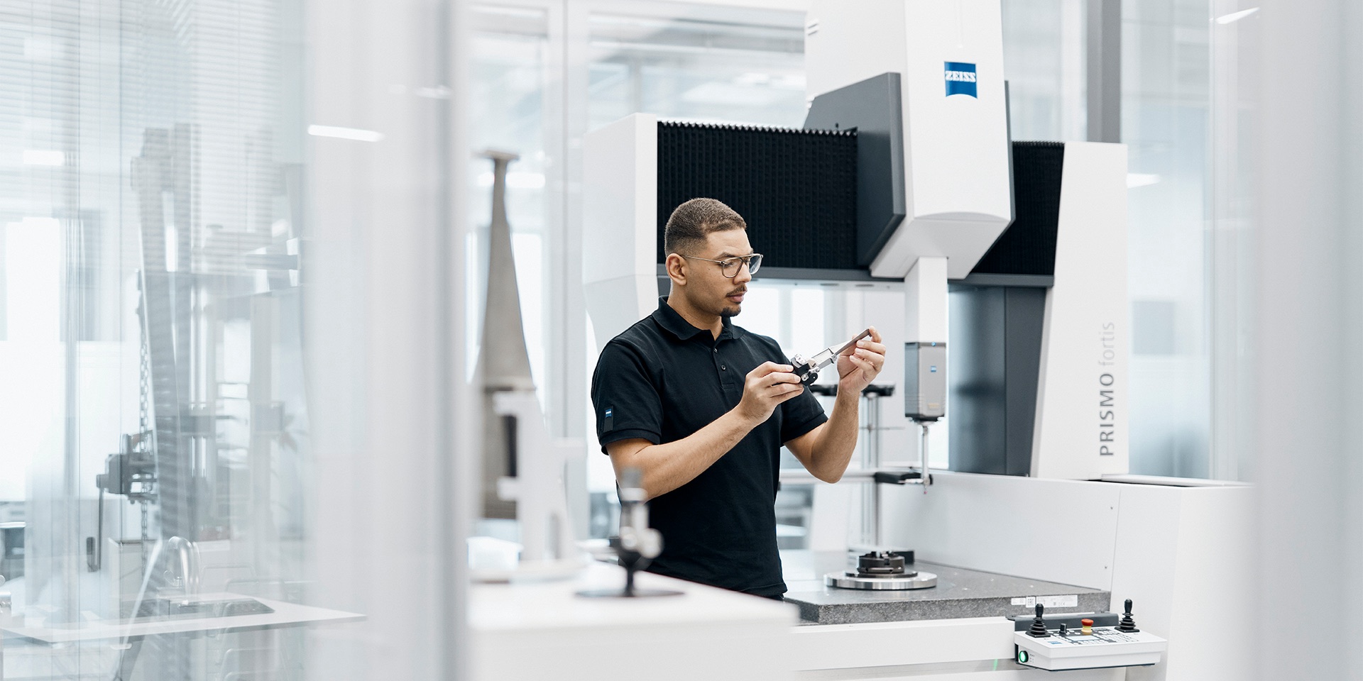Uma nova era começa com o ZEISS PRISMO fortis