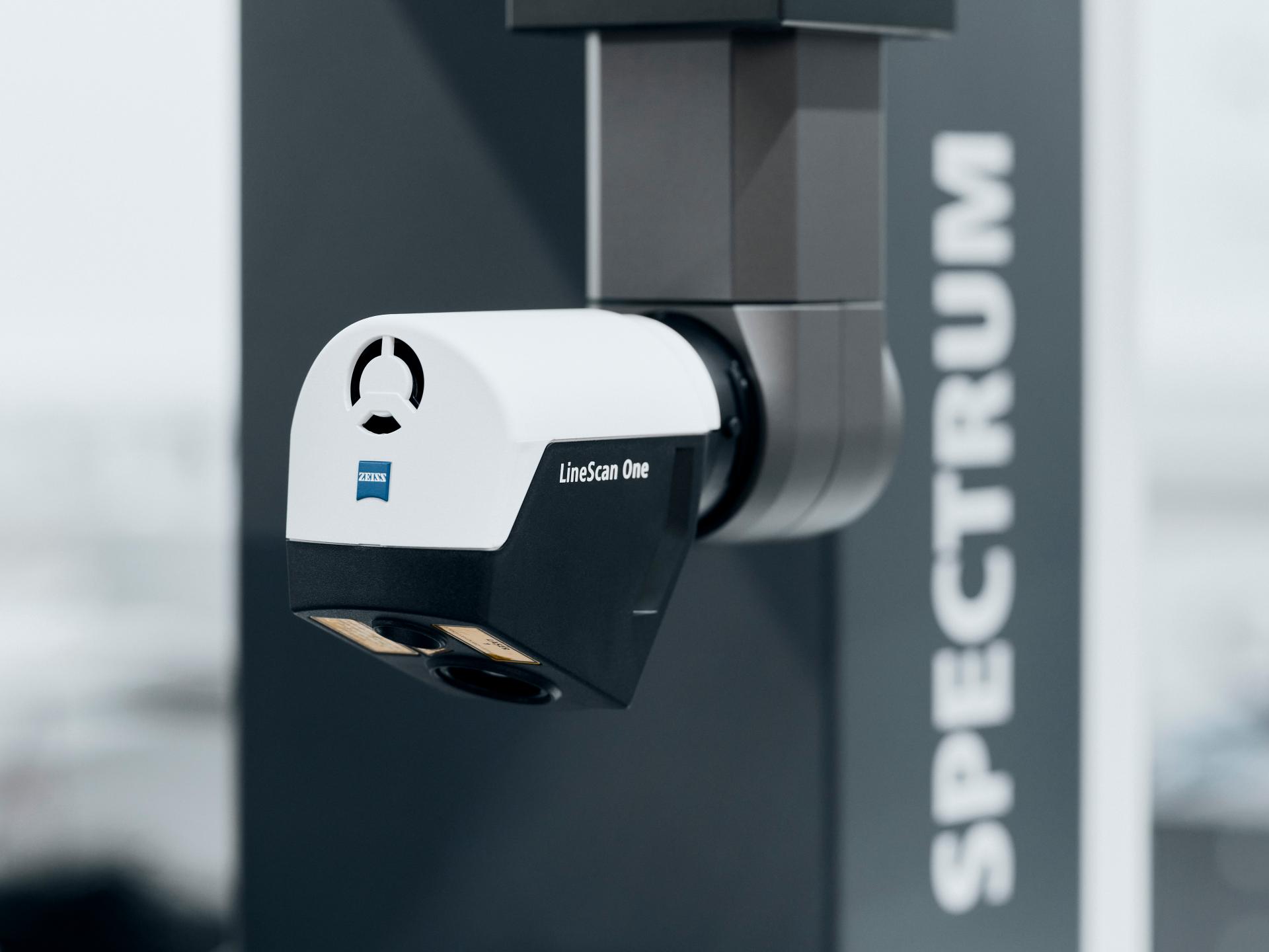 O sensor óptico ZEISS LineScan One com RDS no ZEISS SPECTRUM.