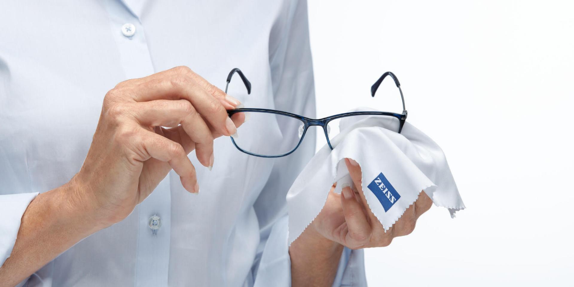 Como cuidar das minhas lentes de óculos de grau?