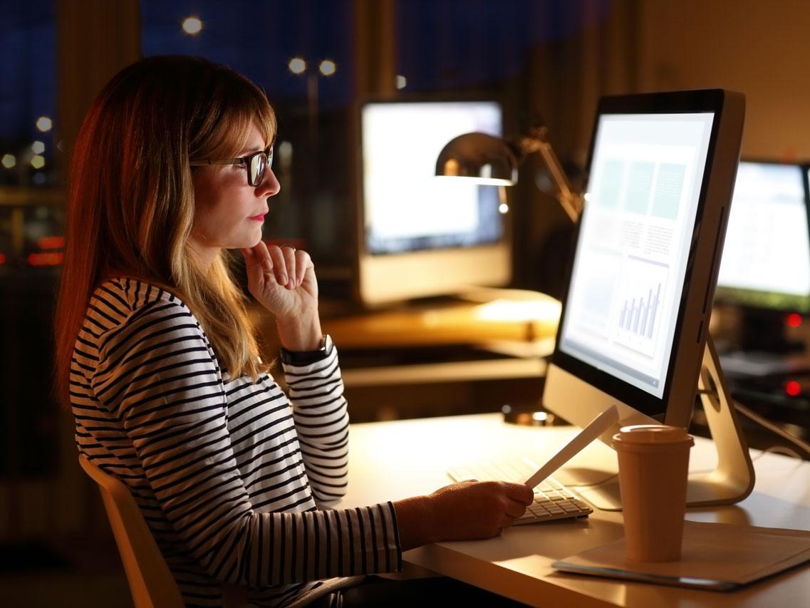 Maior relaxamento visual no mundo digital: proteção contra a luz azul