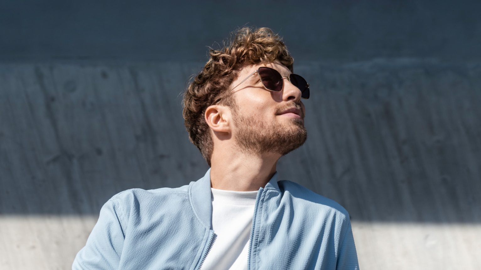 Lentes fotossensíveis para uma visão mais confortável, flexibilidade e proteção